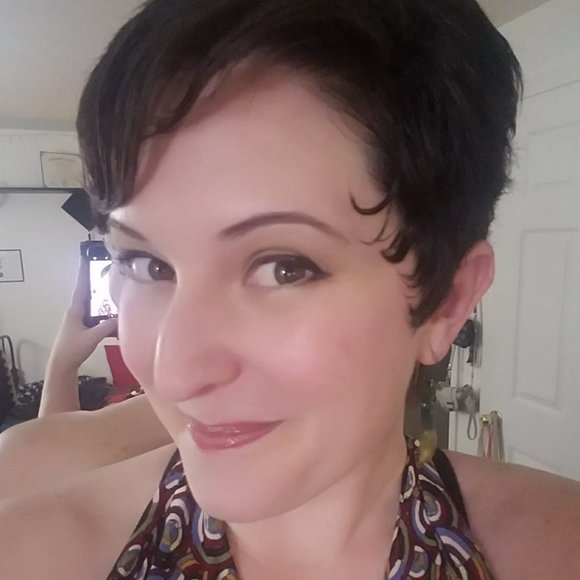 Meet your Posher, Jennifer - Picture 4 of 6